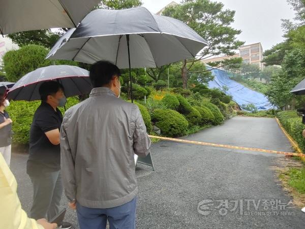 [크기변환]사본 -0810 임태희교육감, 폭우피해 학교 찾아 안전 점검(사진1).jpg