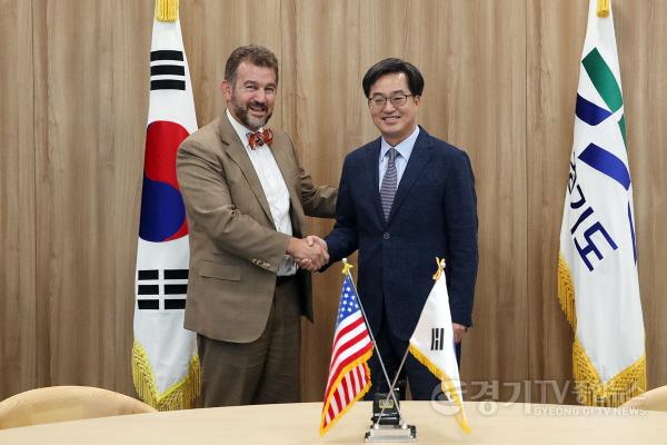 [크기변환]챕 피터슨(Chap Petersen) 미국 버지니아 상원의원 접견.jpg