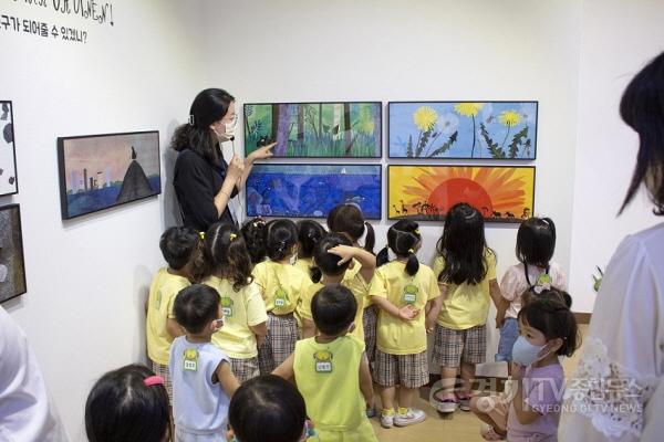 [크기변환][전달보도자료](재)하남문화재단 ‘북유럽 일러스트레이션 전시’ 성료, 관람객 3천명 넘어(1).jpg