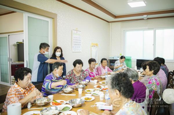 [크기변환]사본 -2022.07.15. 이화4리마을 다목적회관 체육관 개관 및 복달임 행사5.jpg