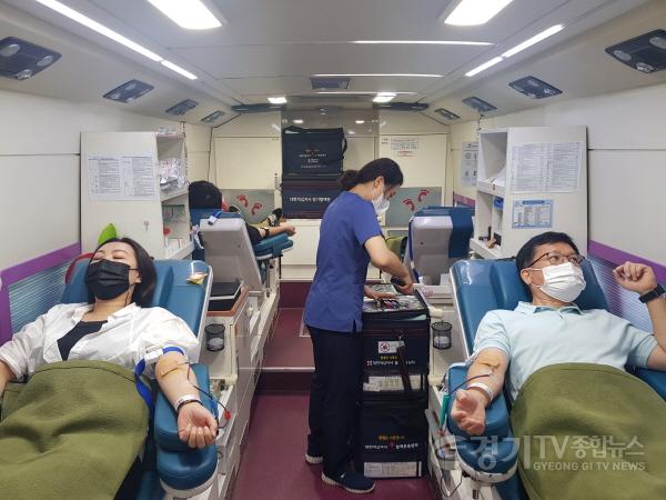[크기변환]임직원 헌혈참여 사진.jpg