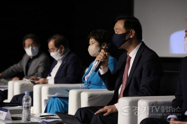 [크기변환]0903 임태희 교육감, “에듀테크·인공지능 활용도 사람의 손길이 닿아야”(사진3).jpg