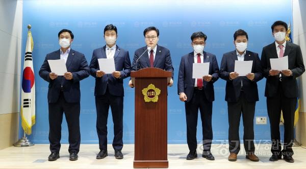 [크기변환]220928 국민의힘 대표단 기자회견.jpg