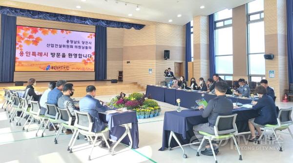 [크기변환]220930_용인시농업기술센터 벤치마킹하러 충남 당진에서 달려왔슈_사진(1).jpg