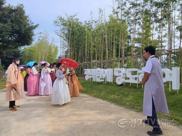 [크기변환]10-5-16-2_평택시_바람길숲_대나무숲에서_도시숲_걷기_및_한복문화체험행사_열려.jpg