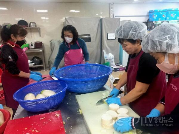 [크기변환]광주시 여성단체협의회, 2022년 반찬 나눔 마무리 (2).jpg