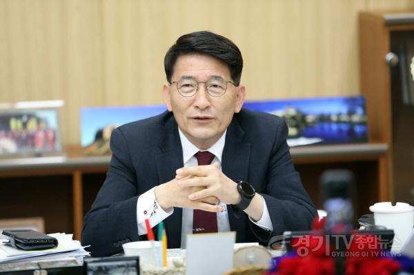 [크기변환]김기정 의장님(1).jpg