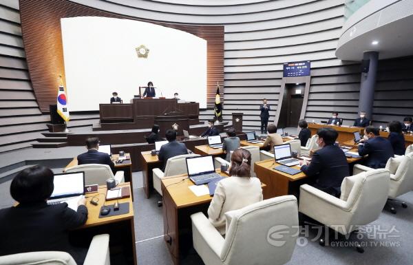 [크기변환]제297회 본회의 사진2.JPG