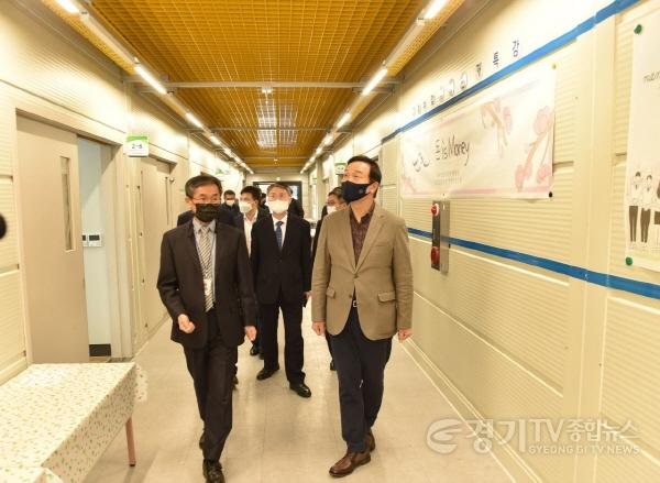 [크기변환]1109 임태희 교육감, 학생 안전 사각지대 없도록 모든 임시교사 스프링클러 설치(사진1).jpg