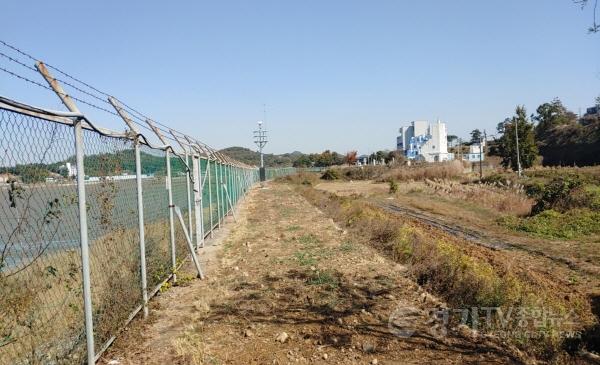 [크기변환]5-3 철조망 철거(전).jpg