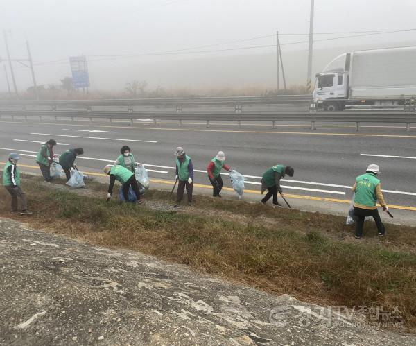 [크기변환]11-9-9-1_현덕면_평택호_방조제_환경정비_활동 (1).jpeg