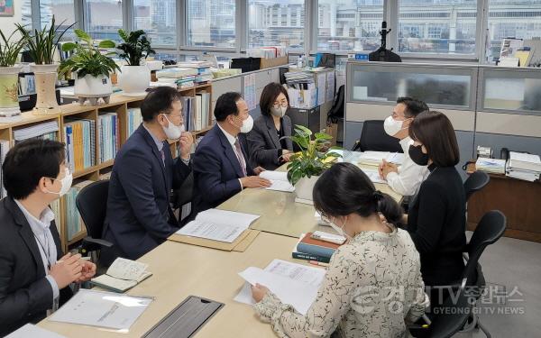 [크기변환]사본 -이권재 오산시장 행안부 방문 “기준인건비 증액”건의.jpg