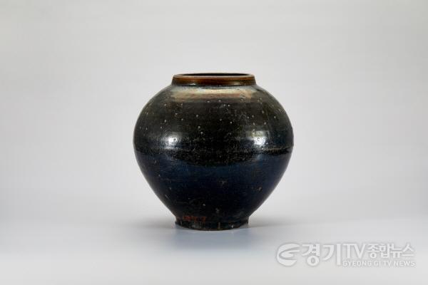 [크기변환]사본 -(사진자료3)흑유+항아리.jpg