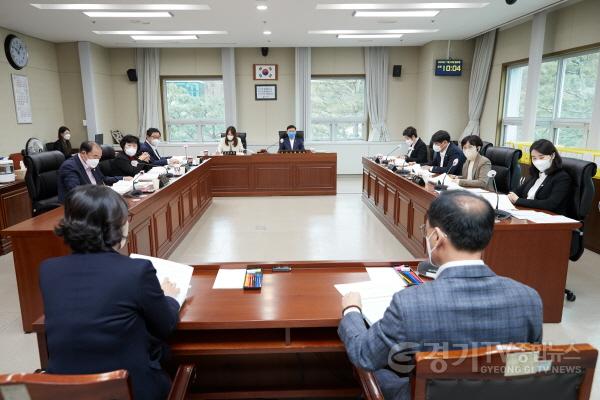 [크기변환]사본 -20221128 행정사무감사 5일차(2)-문화복지위원회 (1).jpg