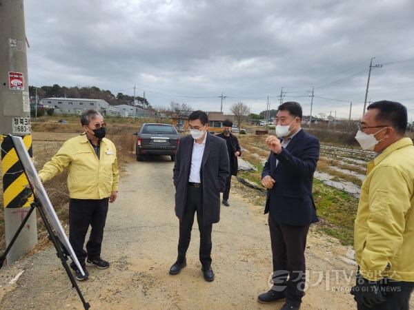 [크기변환]사본 -11-29-1-2_최원용_평택시_부시장_AI_방역_현장점검_방역관리_강화.jpg