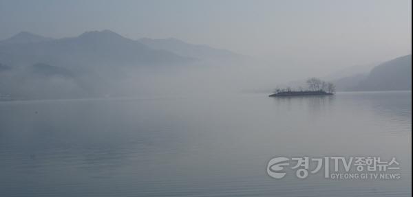 [크기변환]사본 -안개속 두물머리 전경.jpg