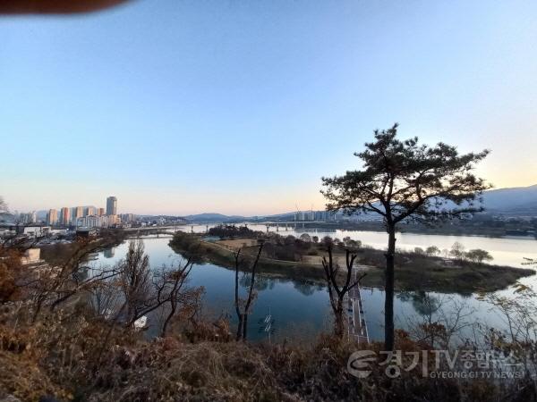 [크기변환]사본 -[크기변환]양강섬과 양평대교 및 시내 전경.jpg