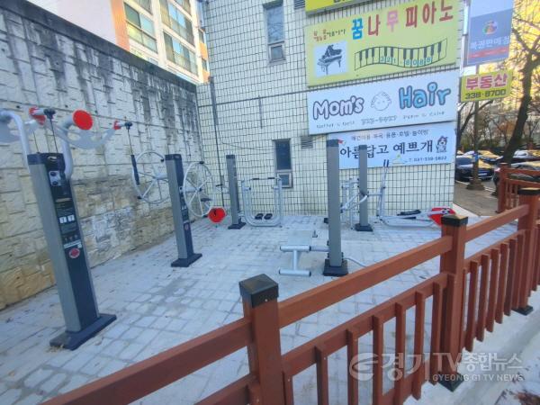 [크기변환]사본 -3. 중앙동이 신우아파트 사거리에 주민쉼터를 조성했다.jpg