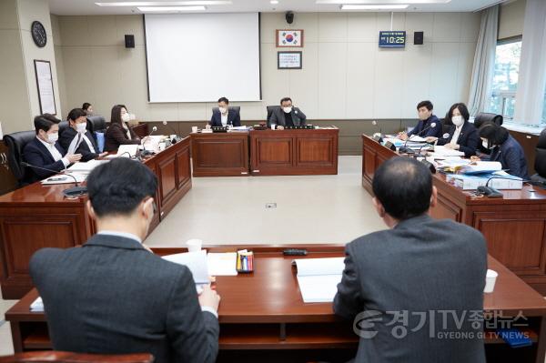 [크기변환]사본 -20221201 행정사무감사 8일차(3)-경제환경위원회.jpg