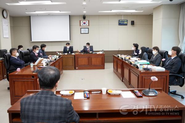 [크기변환]사본 -20221201 행정사무감사 8일차(4)-도시건설위원회.jpg