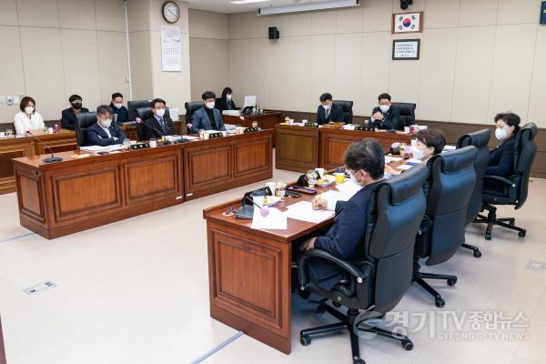 [크기변환]사본 -20221202 행정사무감사 9일차(제268회 제2차 정례회)(4)도시건설위원회 (1).jpg