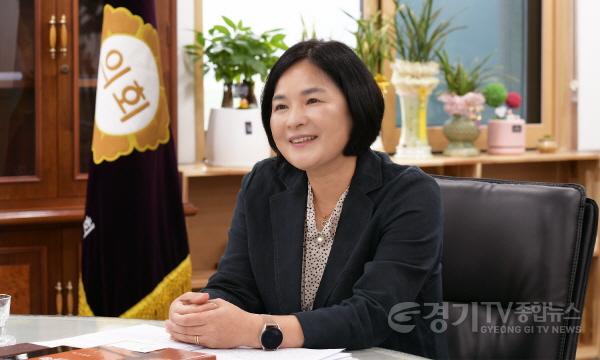 [크기변환]양평군의회 윤순옥 의장님2.jpg