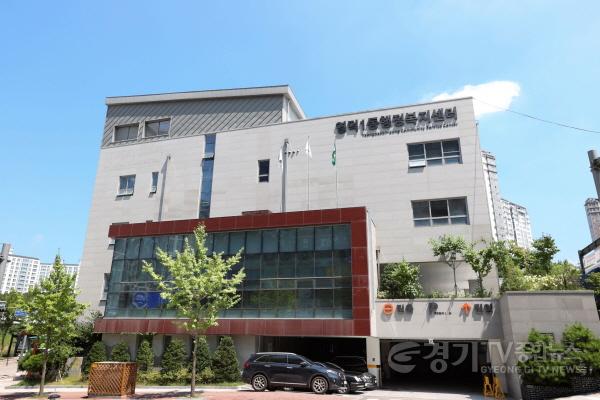 [크기변환]사본 -221230_영덕1동, 어려운 학생 39명에 졸업 축하 상품권_사진.jpg