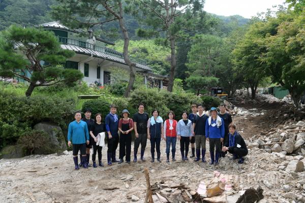 [크기변환]11. 강하면 항금리 수해 침수 가구 봉사활동.JPG