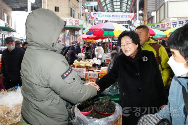 [크기변환]사본 -김경희 이천시장, 전통시장 현장 방문 (2).jpg