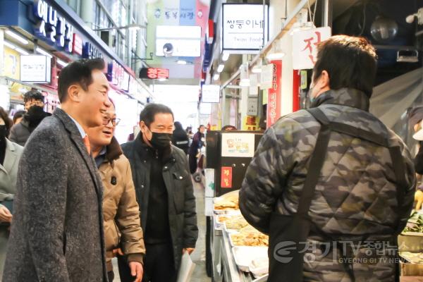 [크기변환]사본 -1_정장선_평택시장_설_명절_맞이_전통시장_상인_격려.jpg