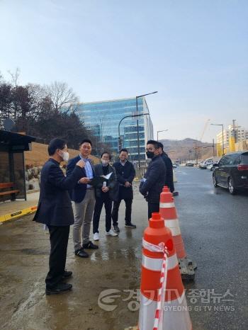 [크기변환]사본 -230224 오석규 도의원, 고산지구 중대형 공동주택 단지 입주 전 대중교통 확보 관련 회의 및 현장 점검_사진1.jpg