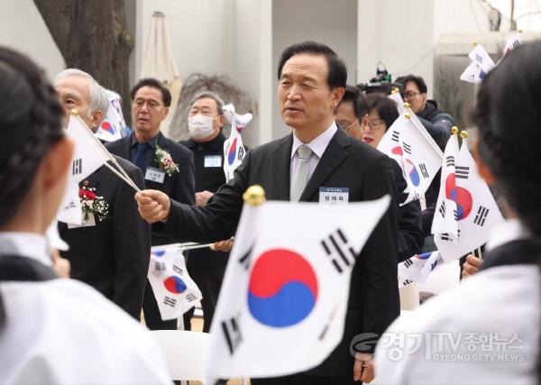 [크기변환]사본 -임태희 교육감“자주독립 불씨 됐던 3.1운동처럼 경기교육은 다가올 미래 준비해 나갈 것”(사진 1).jpg