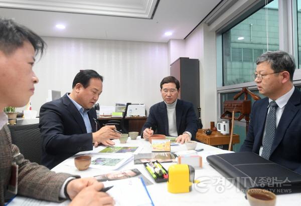 [크기변환]1-2 이권재 오산시장 예비군 이전 부지 활용 및 양산동 군 소음보상 건의.jpg