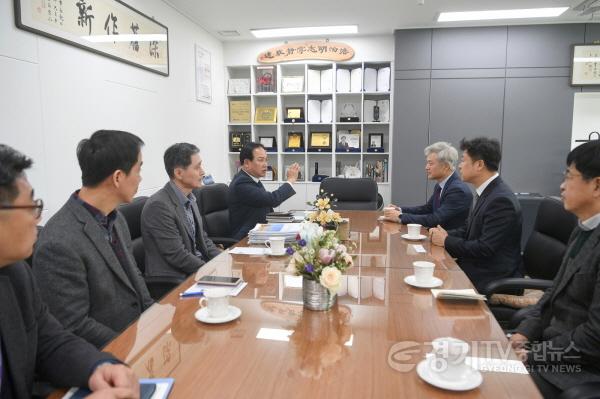 [크기변환]3-2 이권재 오산시장-화성오산교육지원청 간담회.JPG