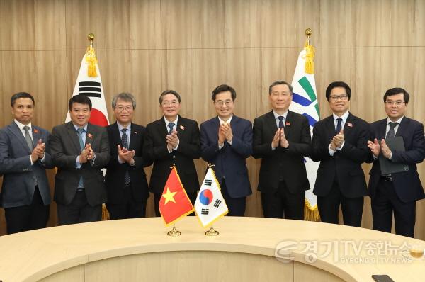 [크기변환]사본 -베트남+국회부의장2 (1).jpg