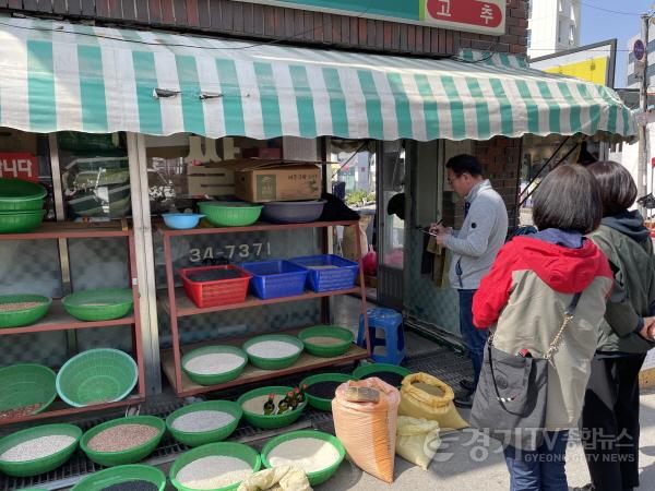 [크기변환]사본 -5-1. 용인특례시가 진행한 원산지 표기 지도점검 모습 (1).jpg