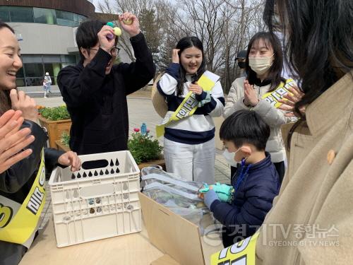 [크기변환]사본 -2. 만만한테이블_투표현장사진(1).jpg