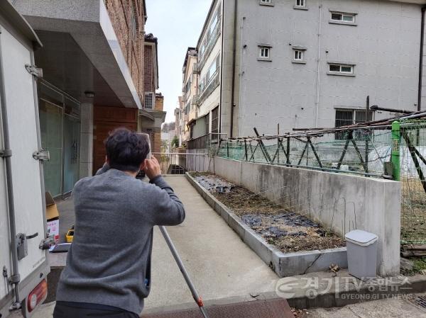 [크기변환]사본 -5. 용인특례시의 소규모주택 안전점검 현장 모습 (1).jpg