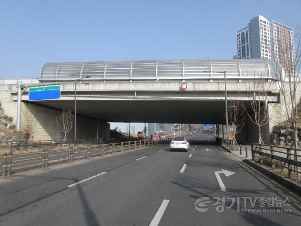[크기변환]사본 -광주시, 교량 및 터널 등 도로시설물 긴급 안전점검 실시(역동IC교).jpg
