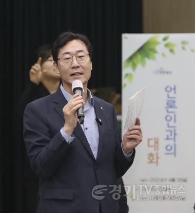 [크기변환]사본 -1-3. 언론인과의 대화.jpg