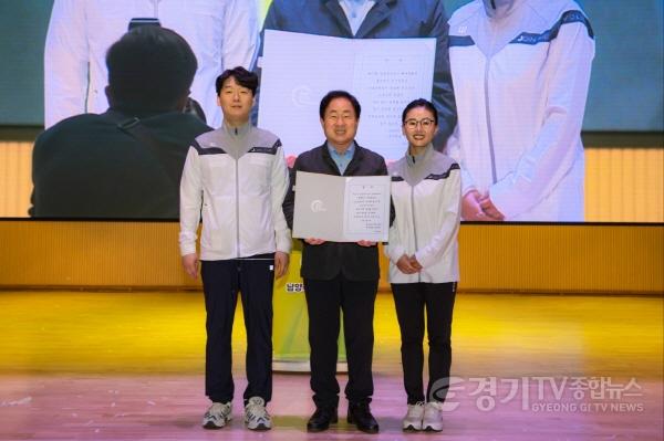 [크기변환]사본 -(사진1)선수 대표단 선서.jpg