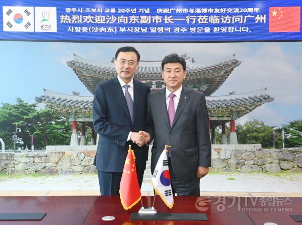 [크기변환]사본 -국내외 교류대표단 광주왕실도자기축제 축하 방문(1).jpg