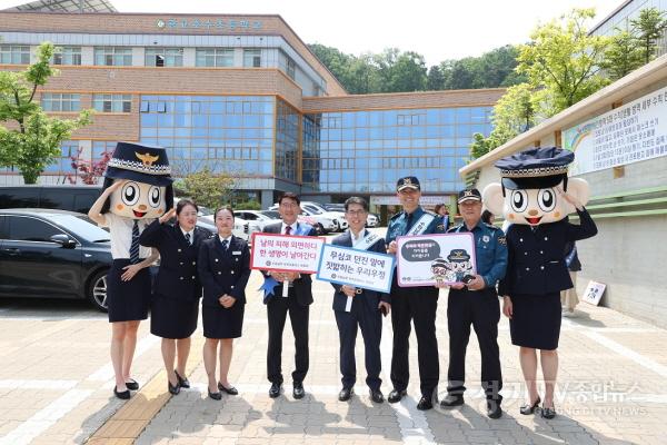 [크기변환]20230511_김기정 의장 학부모폴리스 캠페인 참석2.jpg