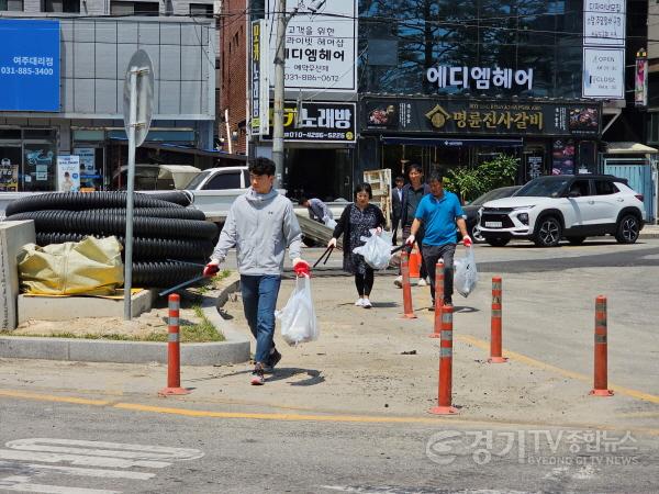 [크기변환]사본 -지역01- 중앙동 “제35회 여주 도자기축제 성공기원 환경정화활동 실시” (1).jpg
