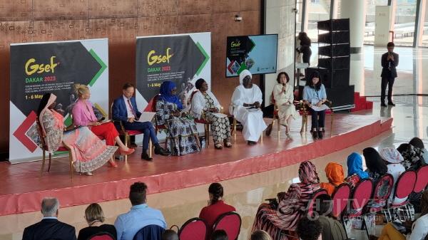 [크기변환]사본 -GSEF 2023 포럼 여성포럼 고위정책세션 패널 발표 (2).jpg