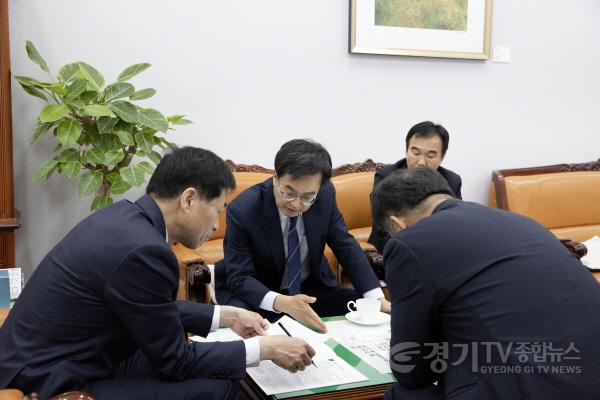 [크기변환]사본 -국회에 전세 피해 지원 및 예방 제도개선 건의(3).jpg