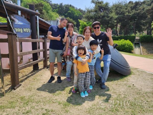 [크기변환]사본 -가마솥밥 행사에 참여한 경기도 광명시 성창현씨 가족.jpg