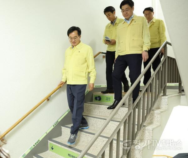 [크기변환]사본 -제414차 공습 대비 민방공 대피 훈련 실시(2).jpg