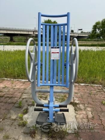 [크기변환]사본 -3-1.거꾸로 매달기 운동기구 주의 안내문.jpg