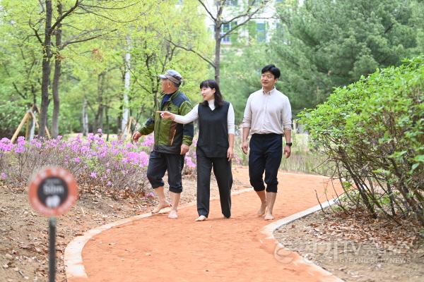 [크기변환]사본 -하남시, 맨발로 걷는 황토길 2호 ‘미사한강5호공원 구산숲’ 둘레길 조성공사 착공 (1).jpg